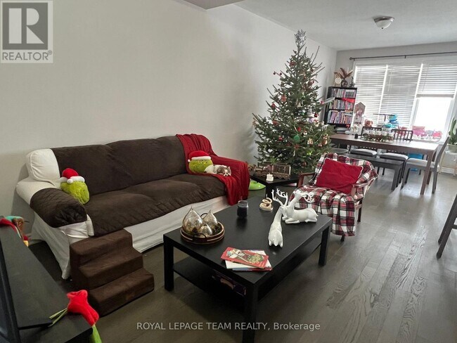 Building Photo - 689 Rouncey Rd