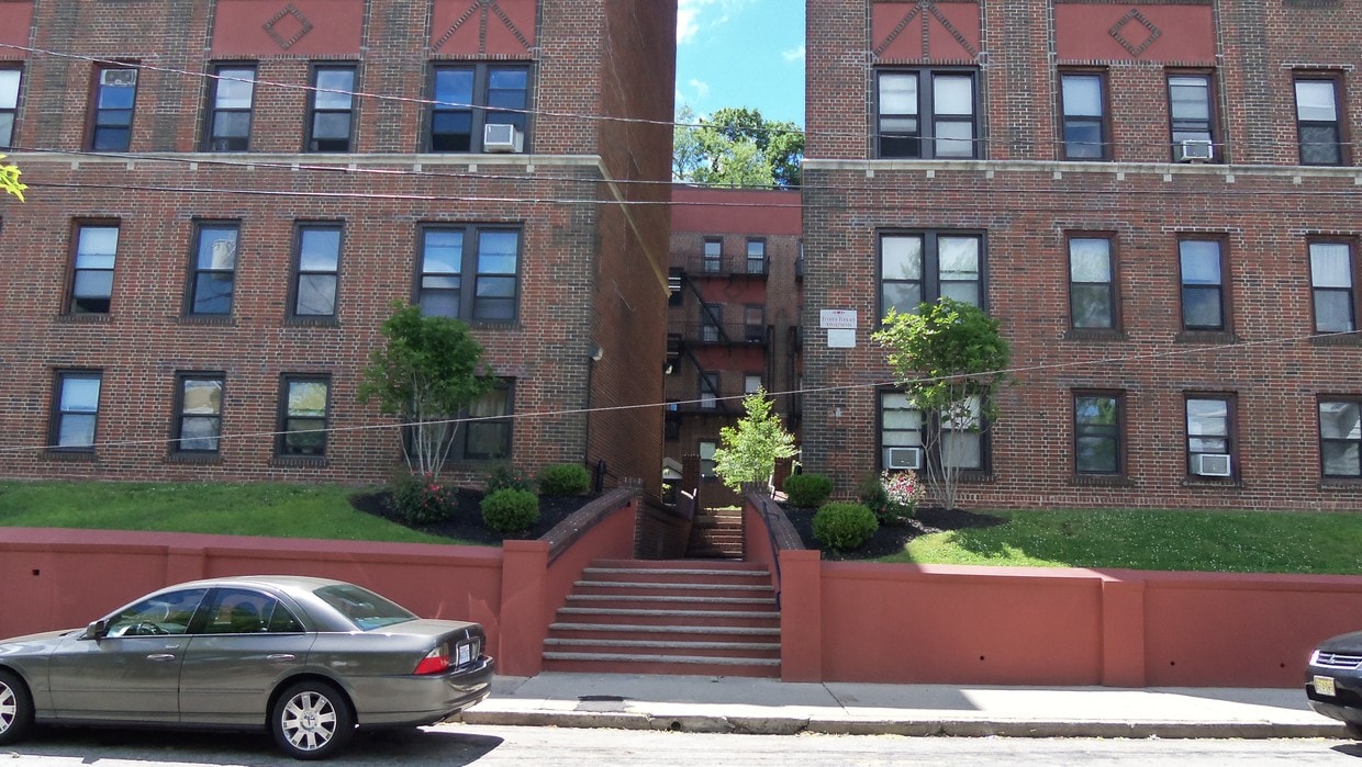 58 Ettrick Ter, Rutherford, NJ 07070 Apartments Rutherford, NJ