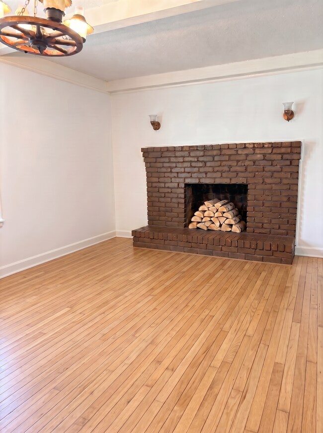 Building Photo - Newly Renovated 3-Bedroom Home in Memphis– Available Now!