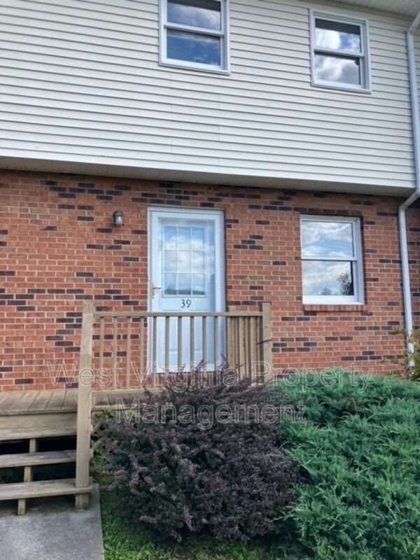 Building Photo - 190 Cardinal Way