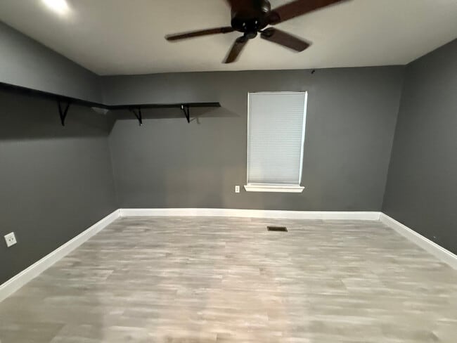 Building Photo - 718 Manor St