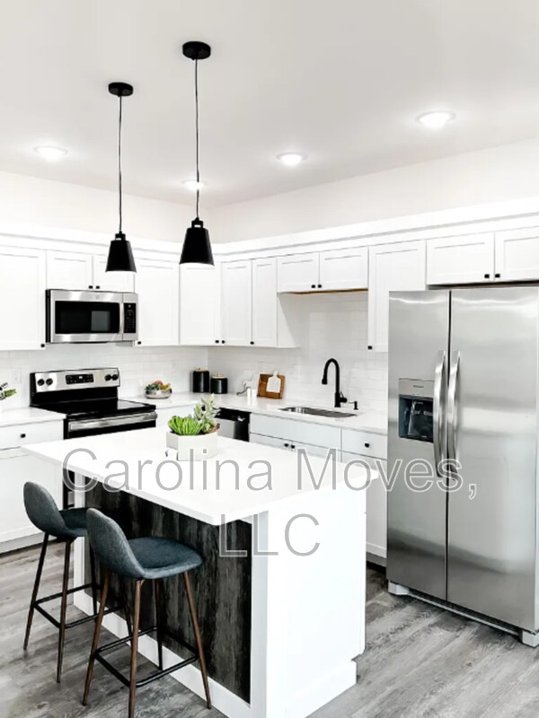 Foto del edificio - 4048 Parris Bridge Rd