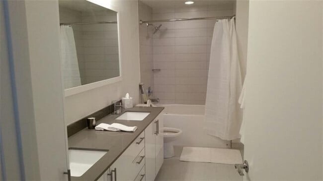 Foto del edificio - 999 SW 1st Ave