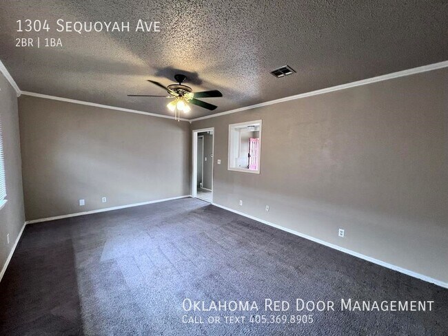 Building Photo - 2 Bedroom Home!