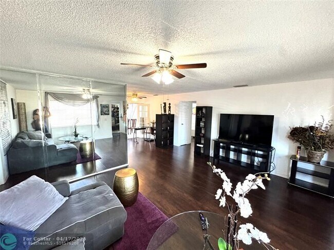 Foto del edificio - 11420 NW 31st Pl