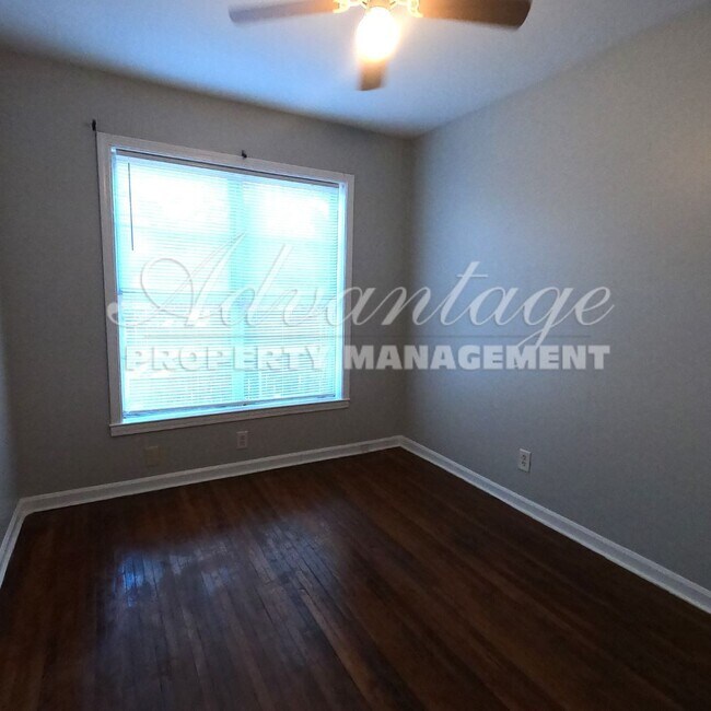 Building Photo - Come see this 3 BR Duplex For Rent -Summer...