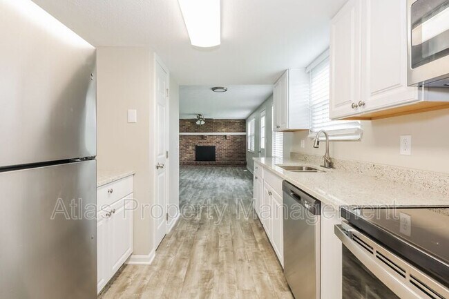 Building Photo - 150 Caraway Dr