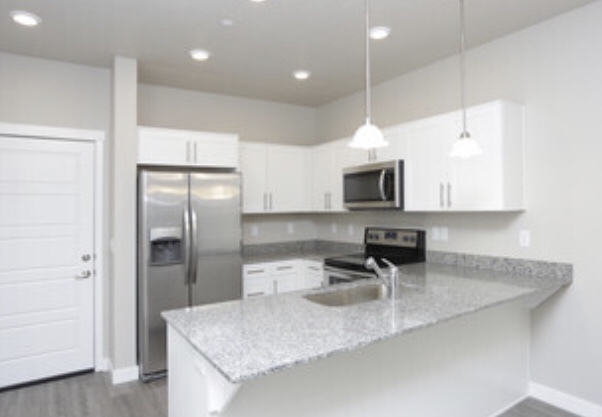 Kitchen - 564 E 300 N