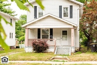 Building Photo - 1609 Tecumseh St