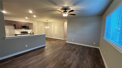 Building Photo - 9820 Grosbeak Ln