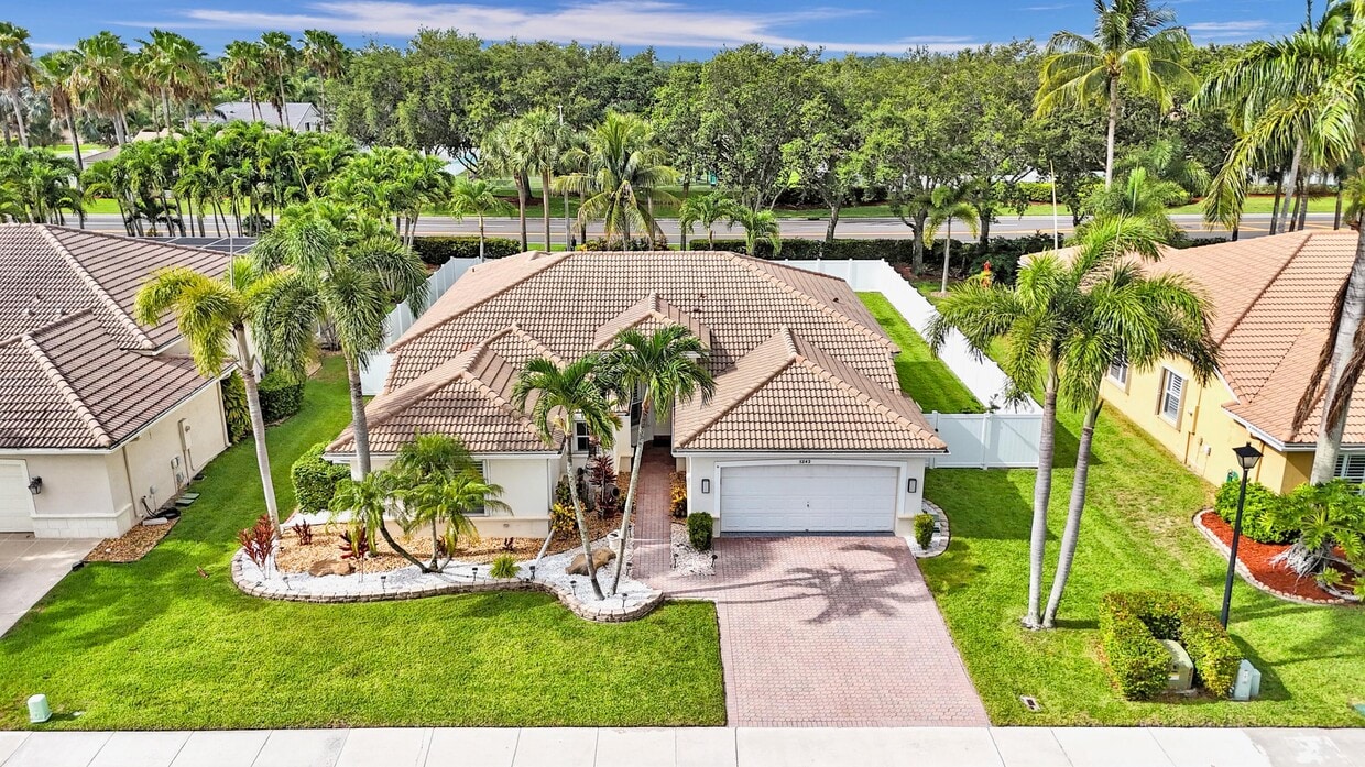 Foto principal - 5242 Indianwood Village Ln