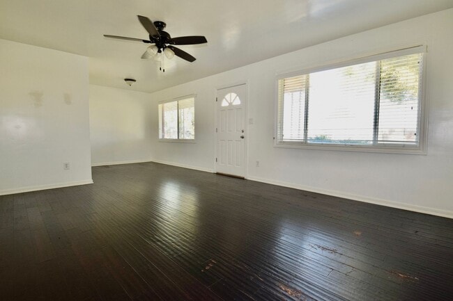 Foto del edificio - Cute 3 bedroom 2 bath Mesa home!