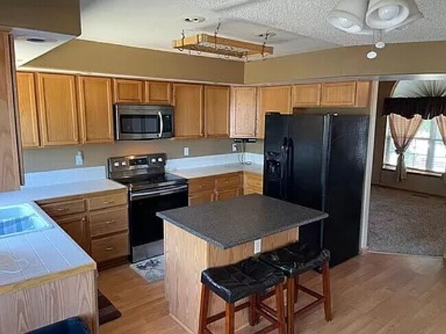 Building Photo - 6055 Whetstone Dr