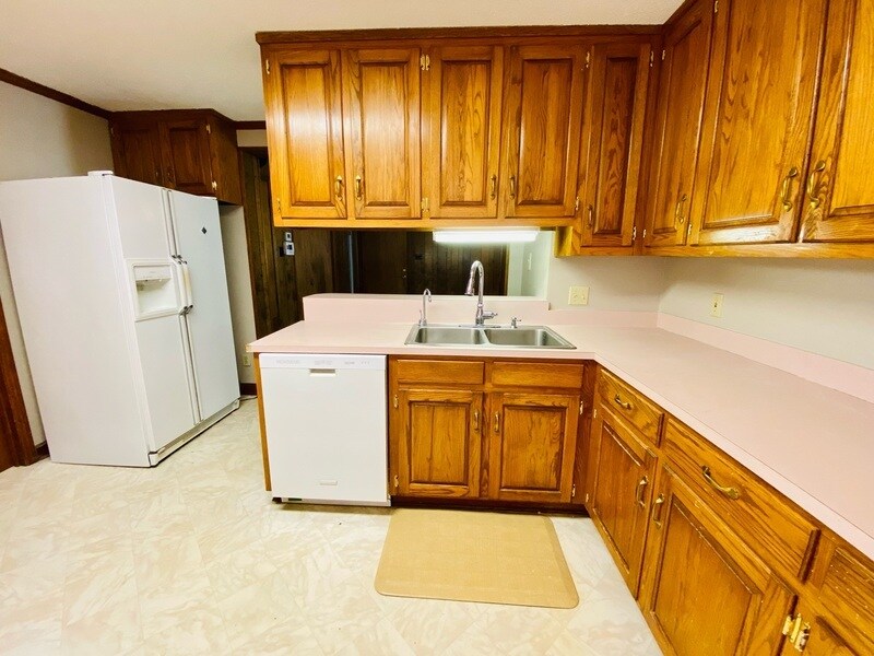 Primary Photo - 4663 Rosewood Dr