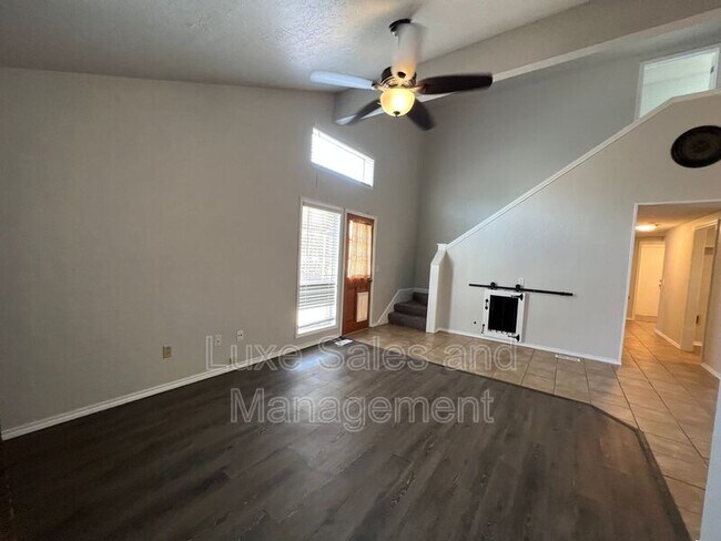 Foto del edificio - 2137 Goodrich Dr