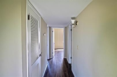 Foto del edificio - 240 Harmon Ave