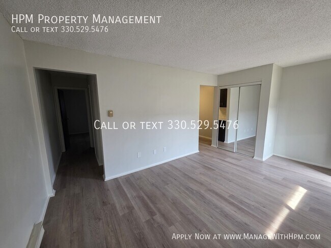 Foto del edificio - 1015 Howe Ave