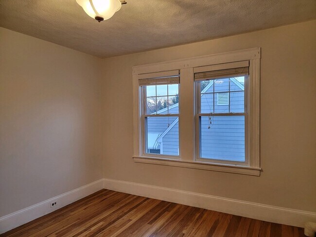 Building Photo - 32 Youngs Rd