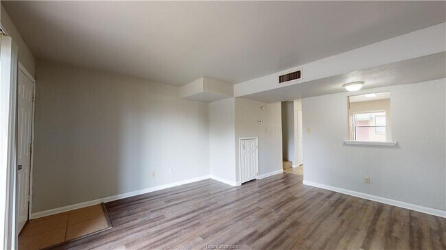 Foto del edificio - 200 Lincoln Ave