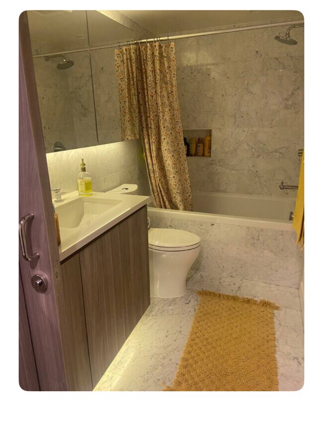 Photo du bâtiment - 1768 Cook St