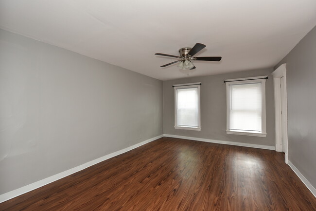 Building Photo - 2637 S Troy St