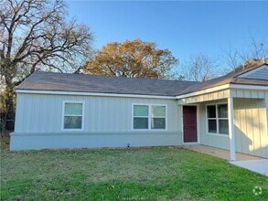 Building Photo - 308 Foch