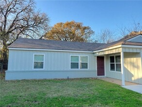 Building Photo - 308 Foch