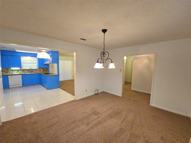 Foto del edificio - 1206 Crescent Blvd