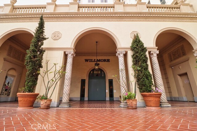 Foto del edificio - 315 W 3rd St