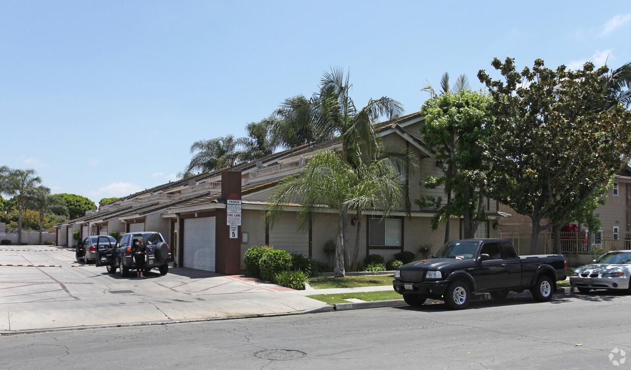 Building Photo - 13924 Mcclure Ave