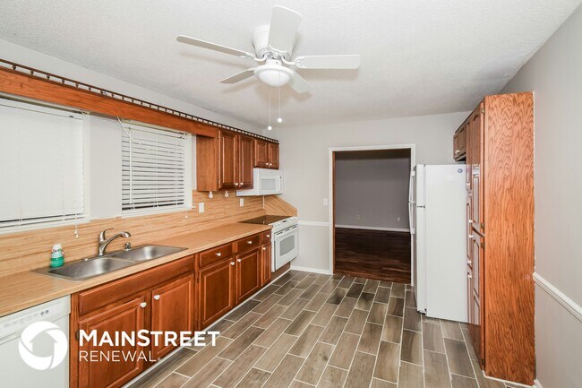 Foto del edificio - 5084 Shady Crest Rd