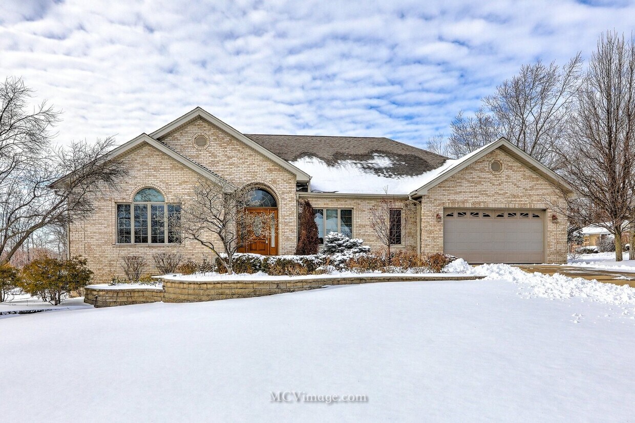 29 Emily Ln, Lemont, IL 60439 Apartment for Rent in Lemont, IL