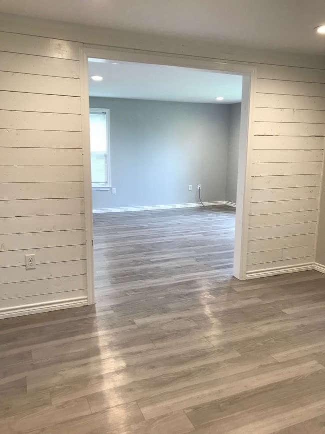 Building Photo - 1113 Big Rock St