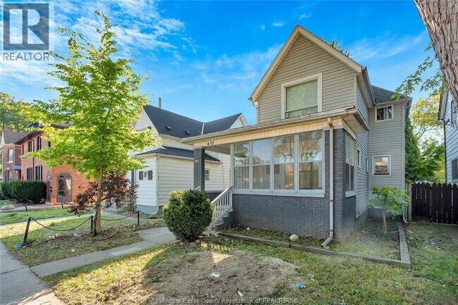 Photo du bâtiment - 437 Karl Pl