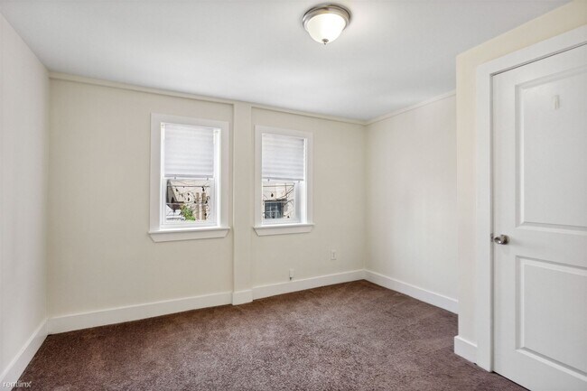 Foto del edificio - 3 br, 2 bath Triplex - 2310 N PARK AVE Unit 2