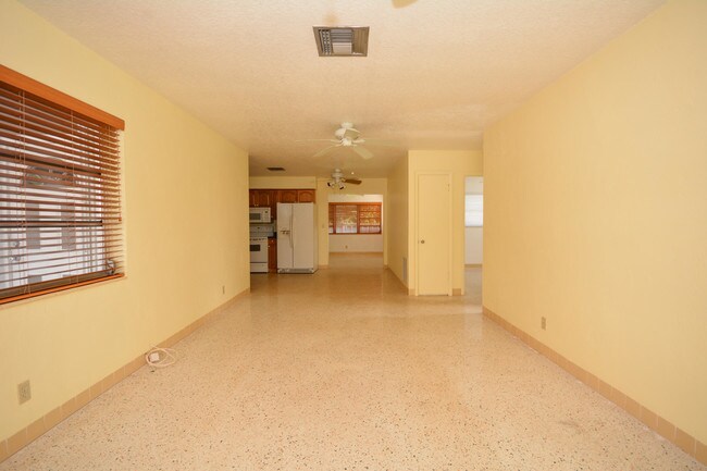 Foto del edificio - 215 SW 1st Ave