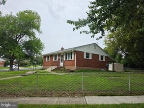 Building Photo - 4700 Red Fox Rd