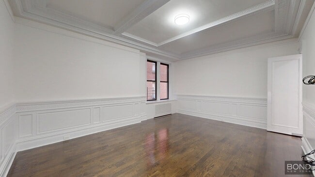 Building Photo - 200 W 58th St