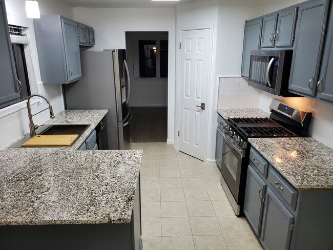 Building Photo - 9006 Bancroft Trl