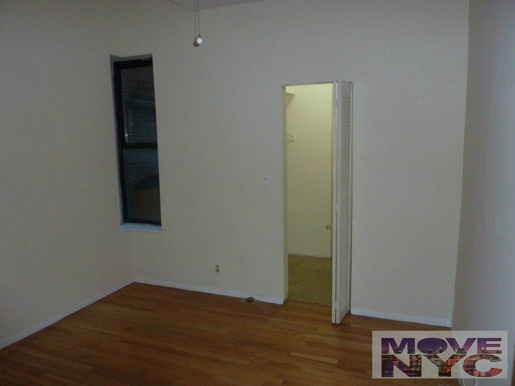 Foto del edificio - 226 E 13th St