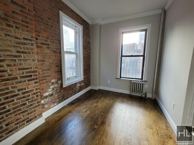 Foto del edificio - EAST 83 STREET