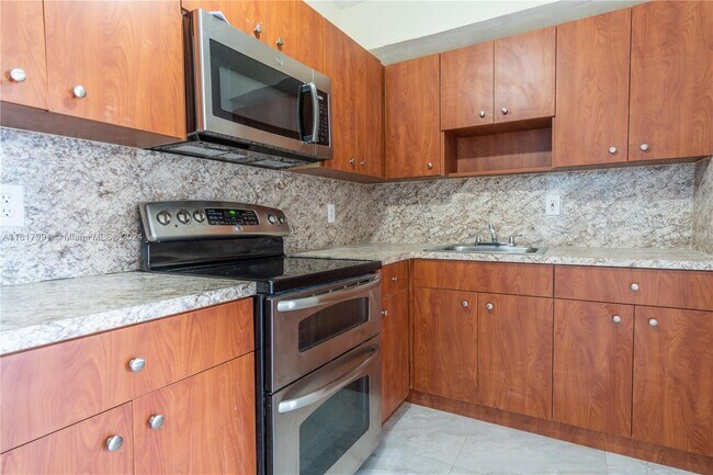Foto del edificio - 277 NW 48th St