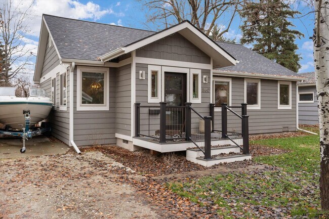 Foto del edificio - 3 bedroom, 3 bath home in Whitefish, MT