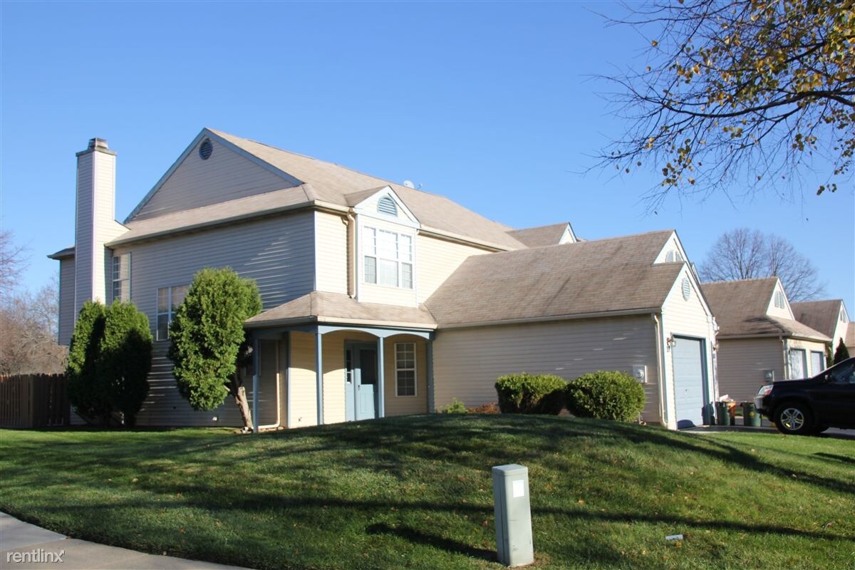 3 br, 2.5 bath Townhome 27 Raintree Drive Townhome Rentals in