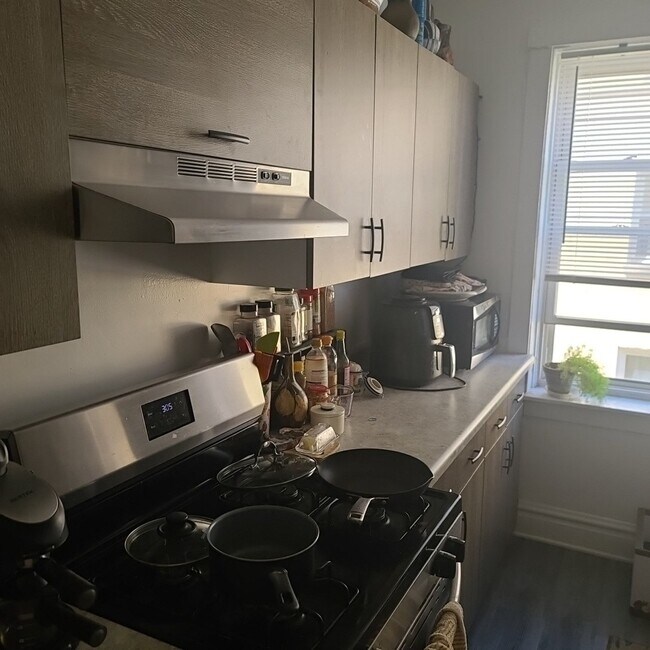 Foto del edificio - 4412 N St Louis Ave