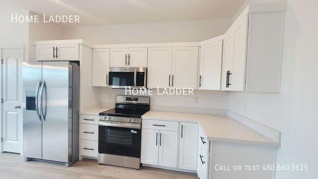 Building Photo - 926 N 97th Way