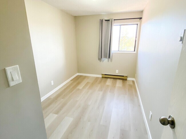 Photo du bâtiment - West Pine Apartments