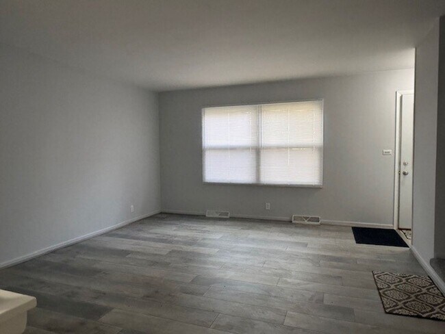 Foto del edificio - Updated 3 Bedroom - 1.5 Bath Duplex in Lake Geneva