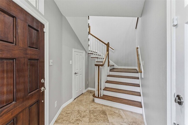 Building Photo - 1332 Fairview St