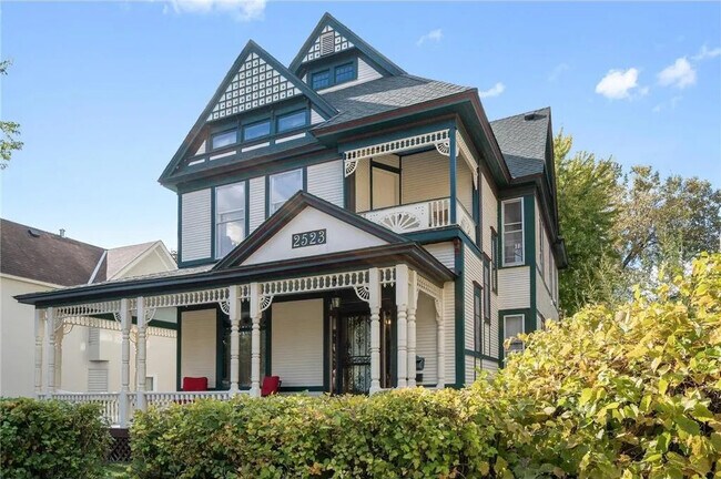 Foto del edificio - 2523 Dupont Ave N